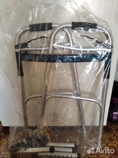 Ходунки для взрослых с колесами