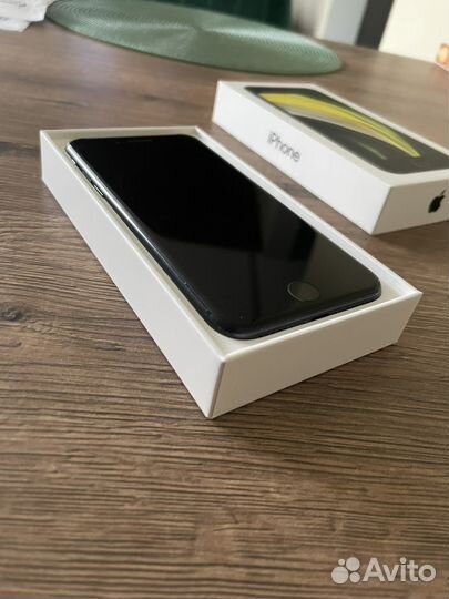 iPhone SE (2020), 128 ГБ