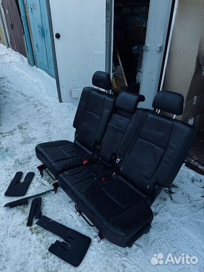 Продам задние сидения на Ланд Крузер Прадо 150