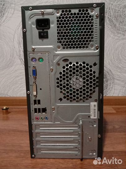 Компьютер: системный блок и монитор