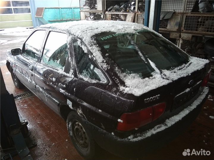 Разбор на запчасти Ford Escort