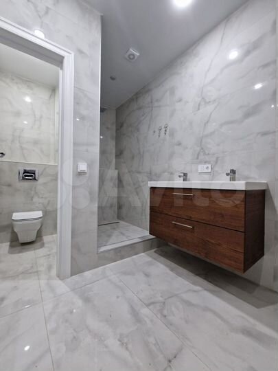 2-к. квартира, 74 м², 10/10 эт.