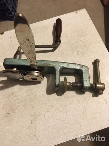 Машинка для правки крышек