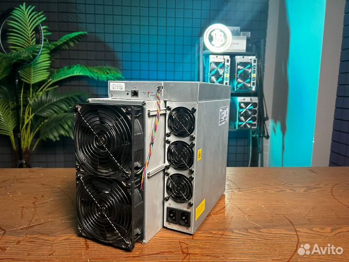 Майнер Antminer S19 jpro 104 б/у наличие