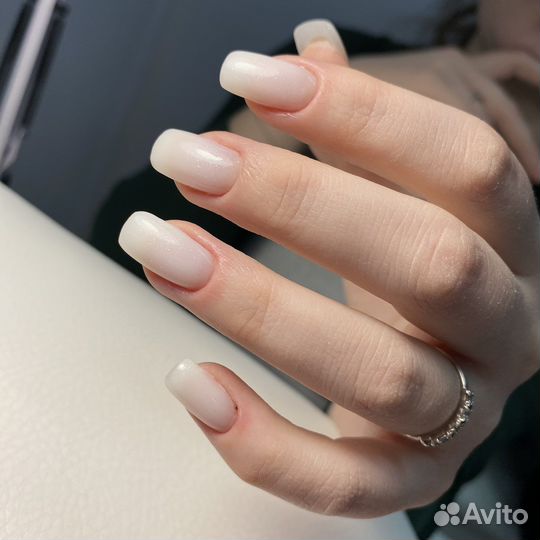 Модель на маникюр, наращивание, педикюр