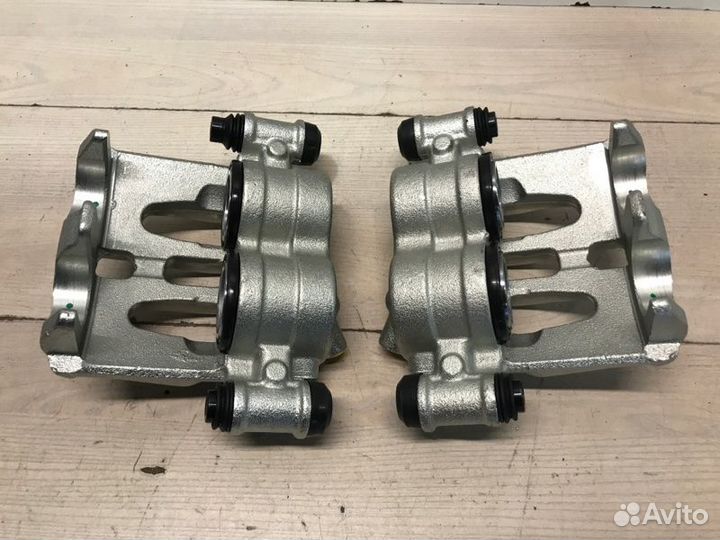 Тормозной суппорт передний Mercedes Sprinter W906