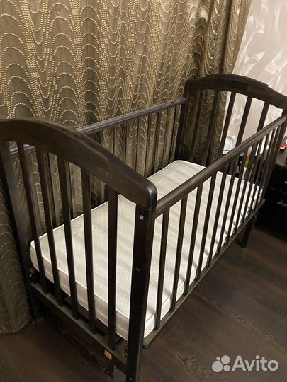 Детская кроватка, все в комплекте