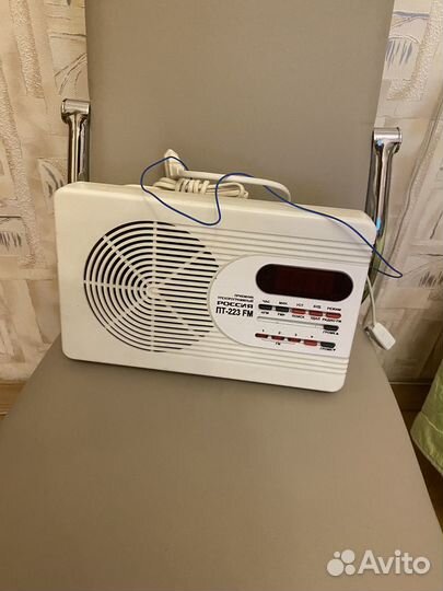 Радиоприемник трехпрограммный Россия