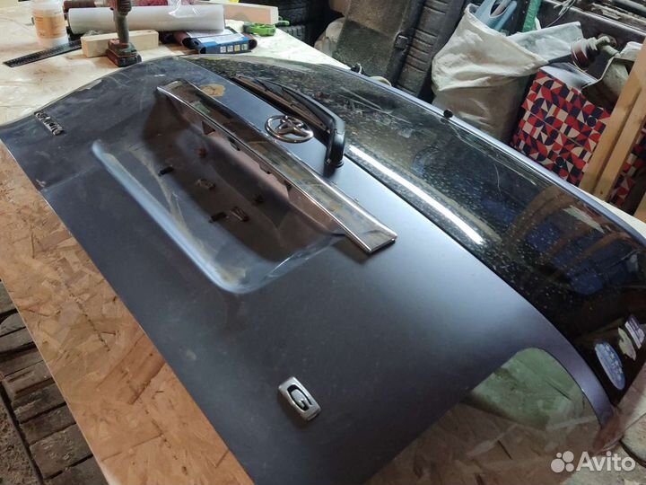 Пятая дверь Corolla Rumion