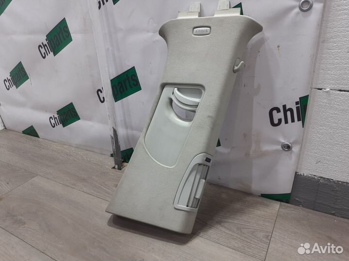 Центральная правая накладка для Skoda Superb II