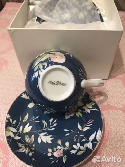 Набор чашек с блюдцами