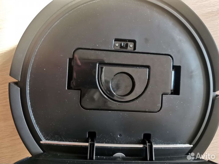 Робот пылесос Redmond RV-R290