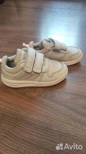 Кроссовки для девочки adidas