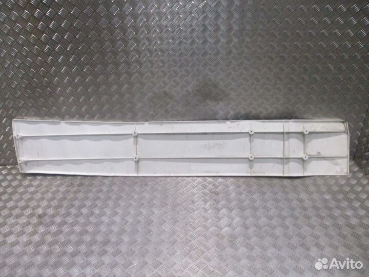 Спойлер за кабиной MAN 81629100324