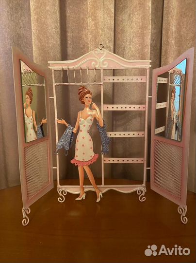 Подставка для бижутерии в виде трюмо