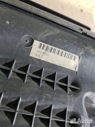 Корпус воздушного фильтра Volvo V70