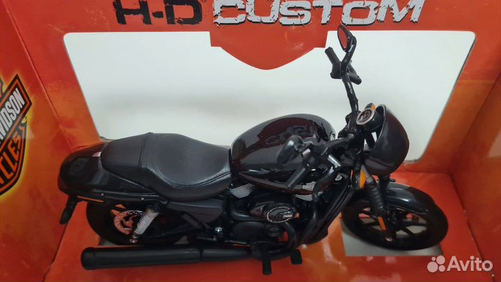 Модель мотоцикла Maisto Harley-Davidson Street 750