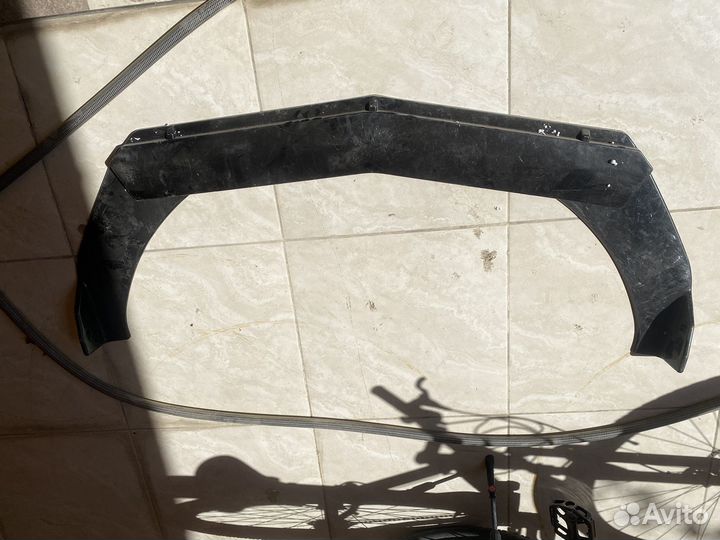 Губа на бампер