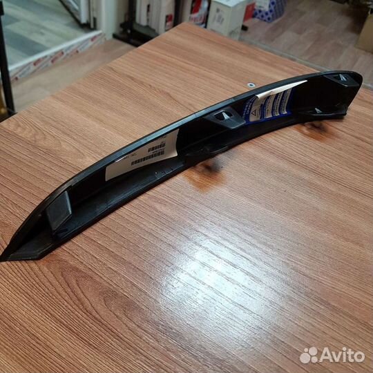 Ресничка правая Opel Astra H дорестайл