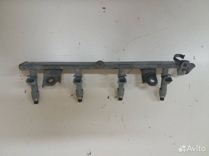 Рейка топливная рампа Suzuki Liana 2001-2007