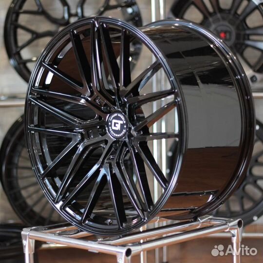 Кованые диски GT Forged R22 на BMW X5 X6 X6m X7