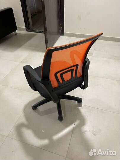 Офисное кресло