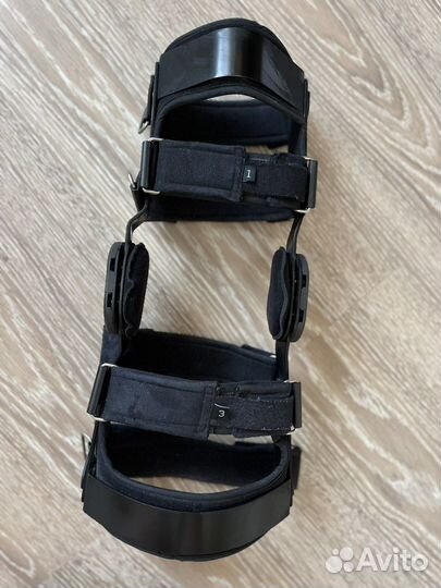 Ортез на коленный сустав правый Orlett