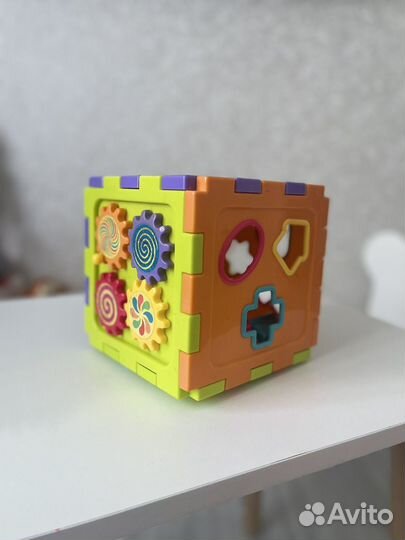 Развивающая игрушка куб