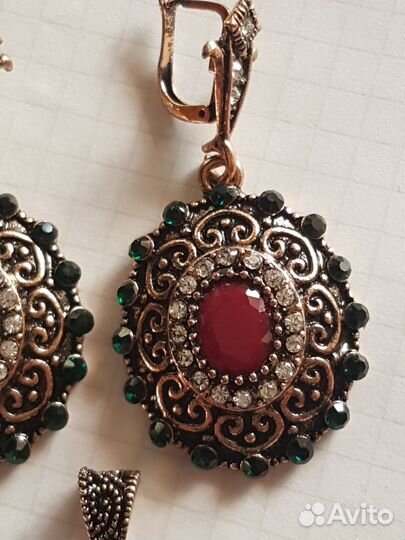 Серьги и кулон в восточном стиле