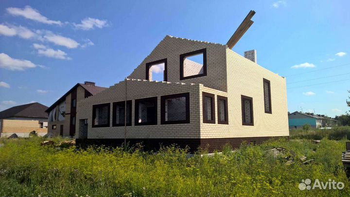 Кладка кирпича каменщики