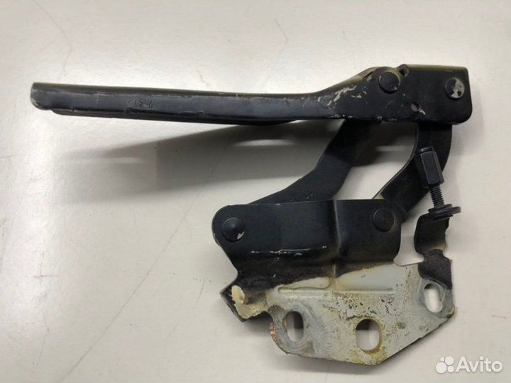 Петля капота левая Volkswagen Passat B7 седан caxb