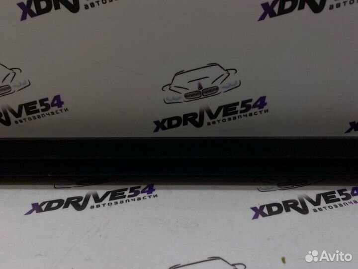 Уплотнитель стекла двери задний правый Bmw X5 E70