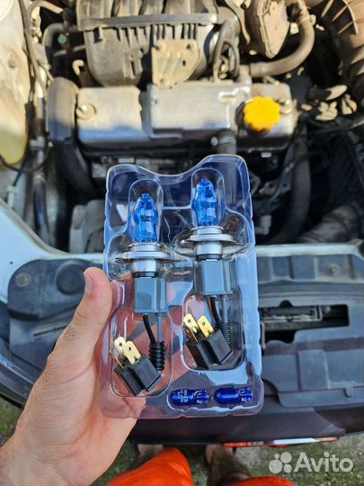 Галогеновые лампы h4 ближний/дальний свет