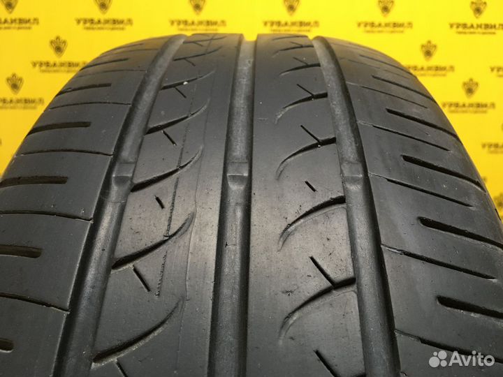 Yokohama BluEarth AE01 215/60 R16 99H