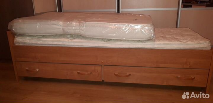 Детская кроватка-трансформер + 2 матраса