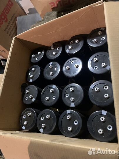 Конденсаторы импорт 400В на 6800,4700,3300мкФ