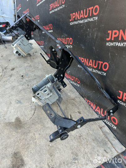 Рамка радиатров Mercedes W204