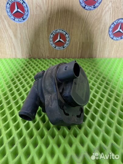 Насос водяной помпа Mercedes 2118350364