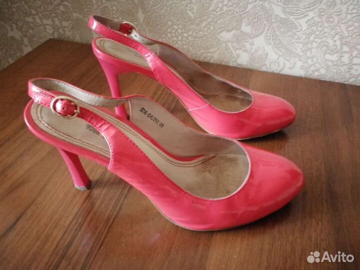 Туфли натуральные лаковые с открытой пяткой