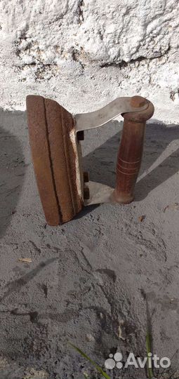 Утюг старинный