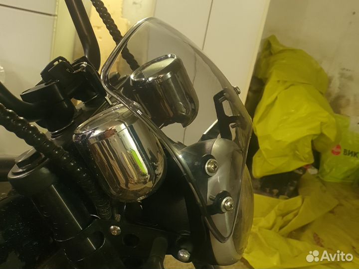 Ветровое стекло на мотоцикл-скутер