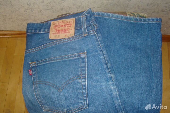 Джинсы levis