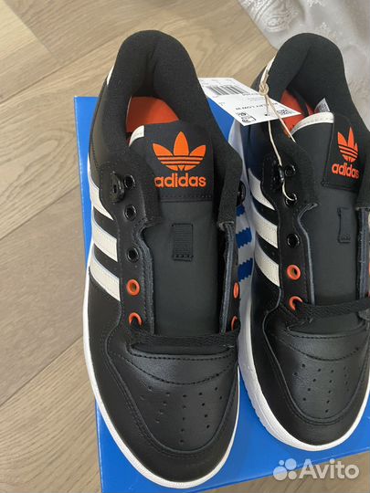 Кроссовки (кеды)adidas р.8,р.8,5 )