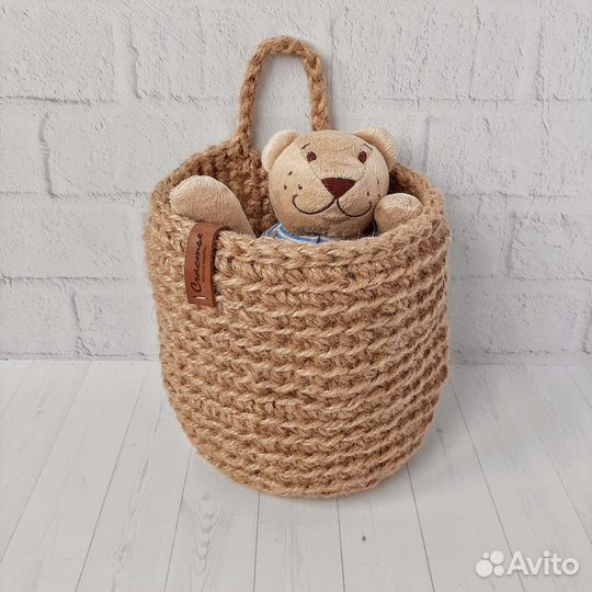 Интерьерная корзинка из джута