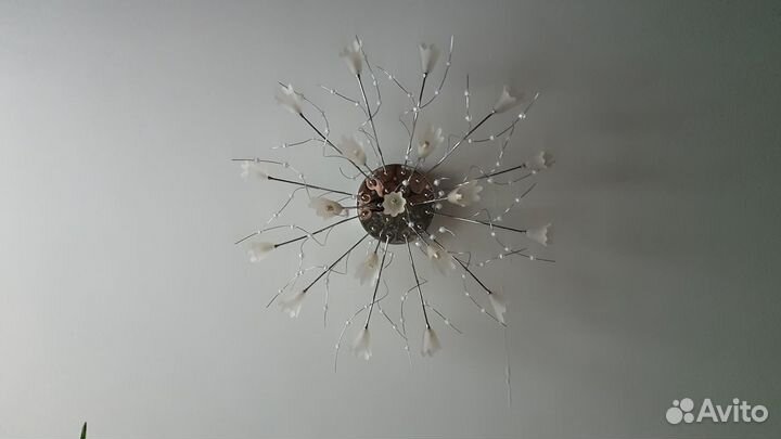 Продам люстру