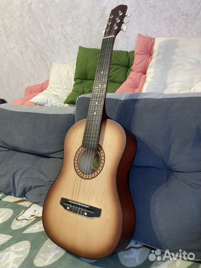 Акустическая гитара