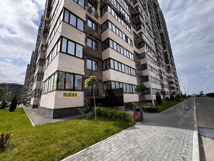 2-к. квартира, 54 м², 1/16 эт.