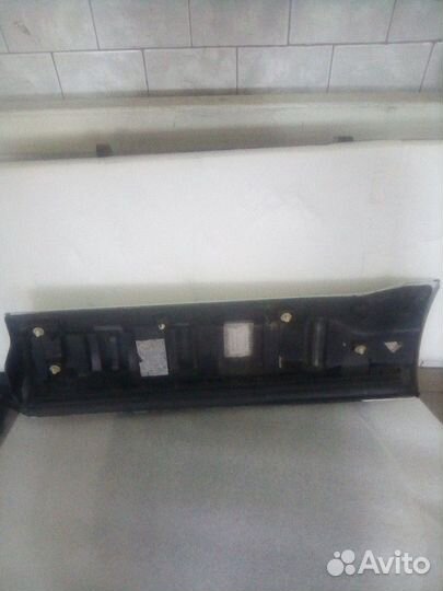 Молдинг двери задний правый Renge Rover Sport 2