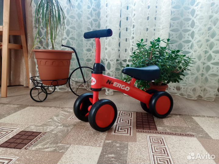 Беговел для малышей от года