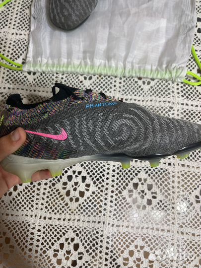 Футбольные бутсы nike phantom gx